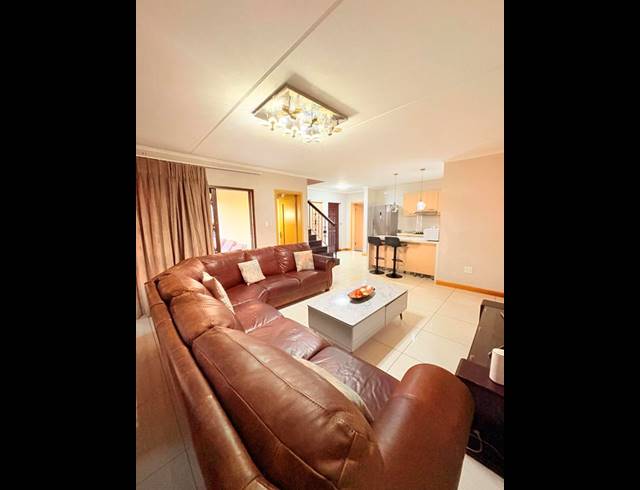 4 BEDROOM HOUSE FOR SALE IN SUMMERSET
